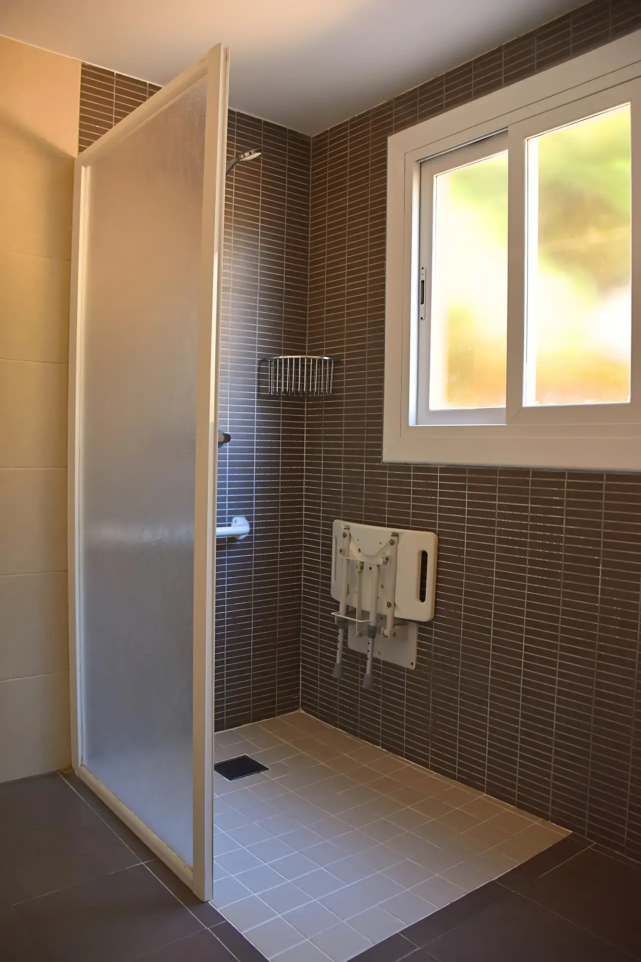 2-Apartamentos Les Palmeres-Platja d'Aro-2 HABITACIONES "SUPERIOR"  (Movilidad reducida)