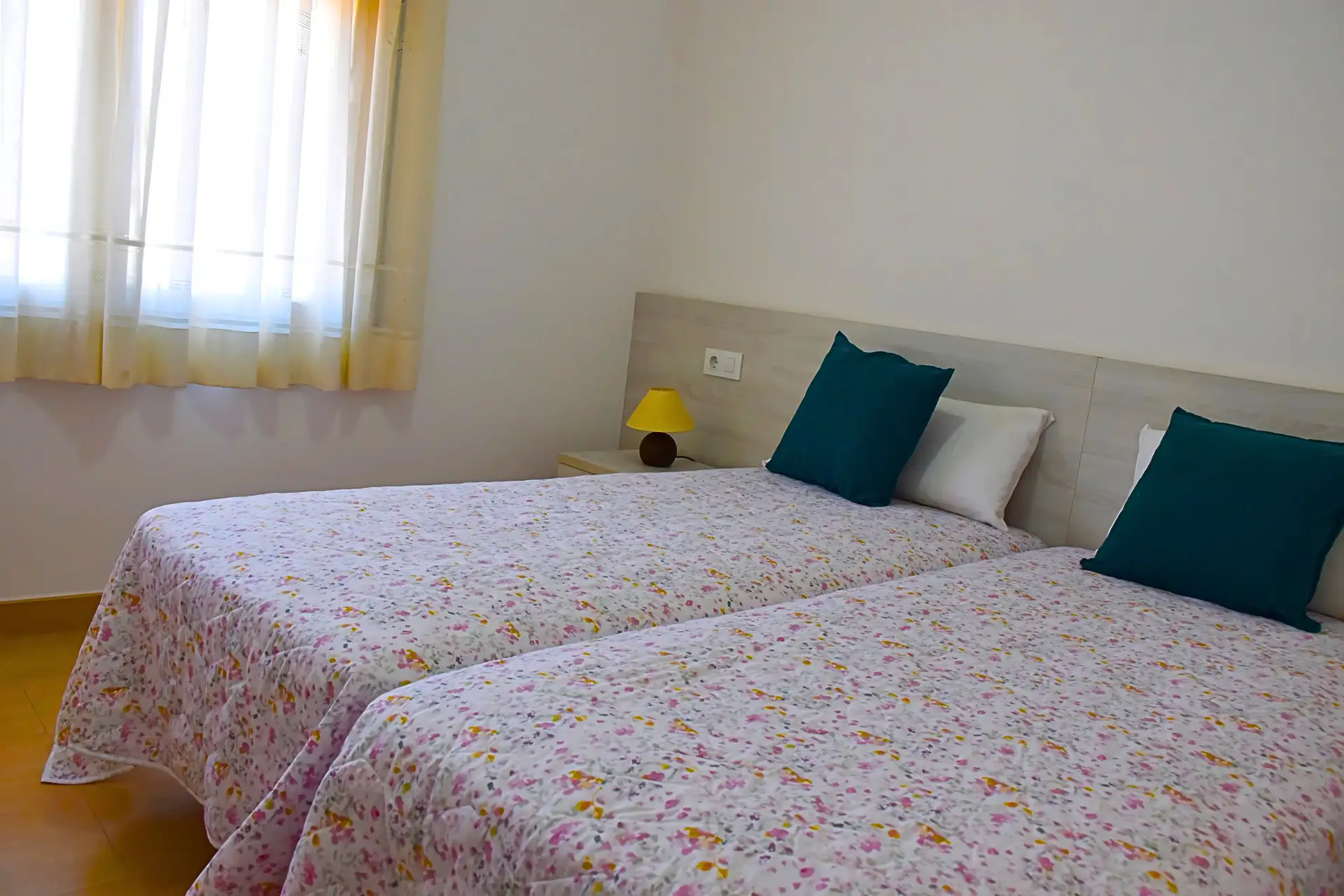 4-Apartamentos Les Palmeres 1 HABITACIÓN "SUPERIOR" - 3 Personas