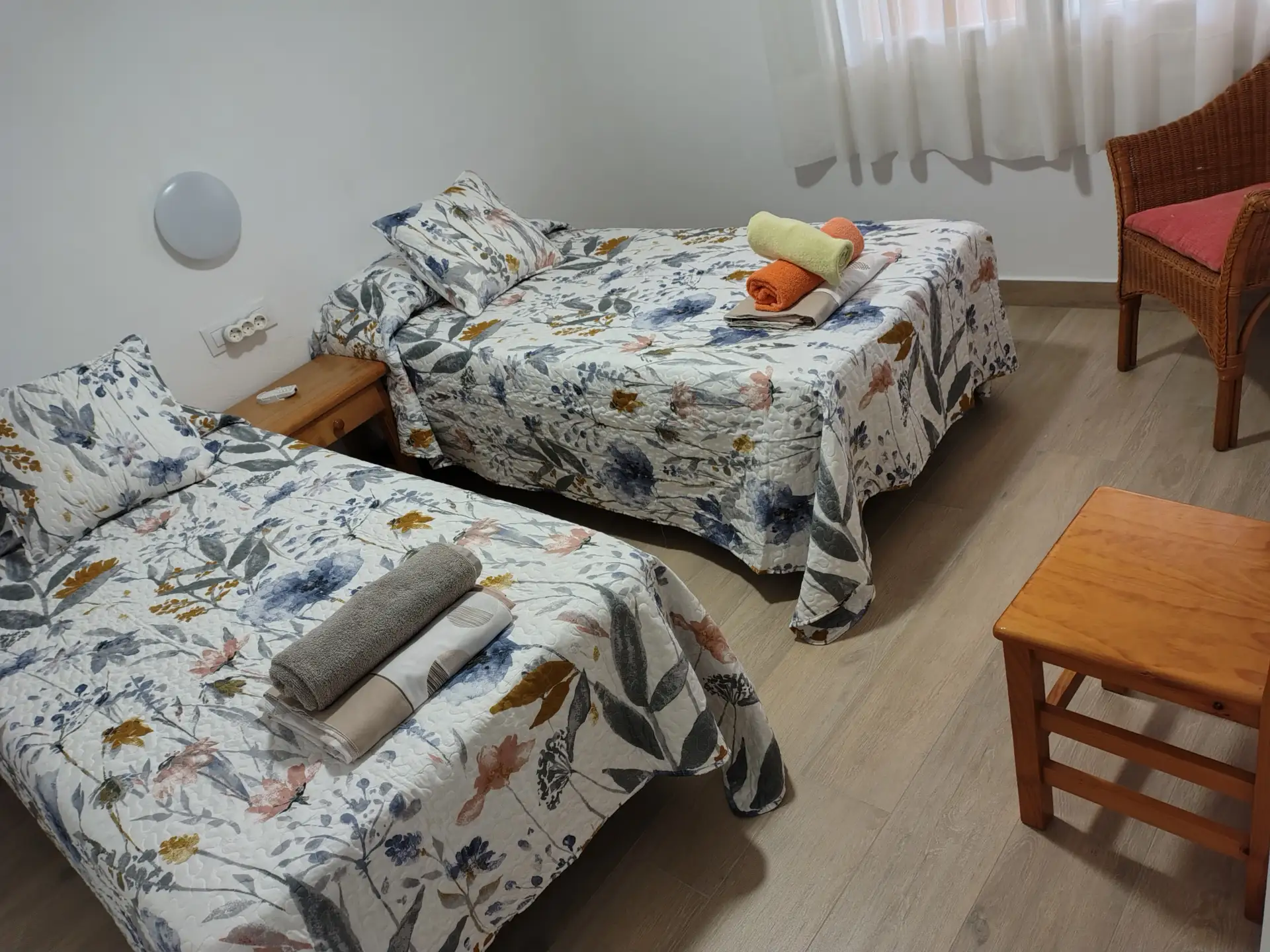 6-Apartamentos Les Palmeres Platja d'Aro-2 HABITACIONES "JARDÍN"