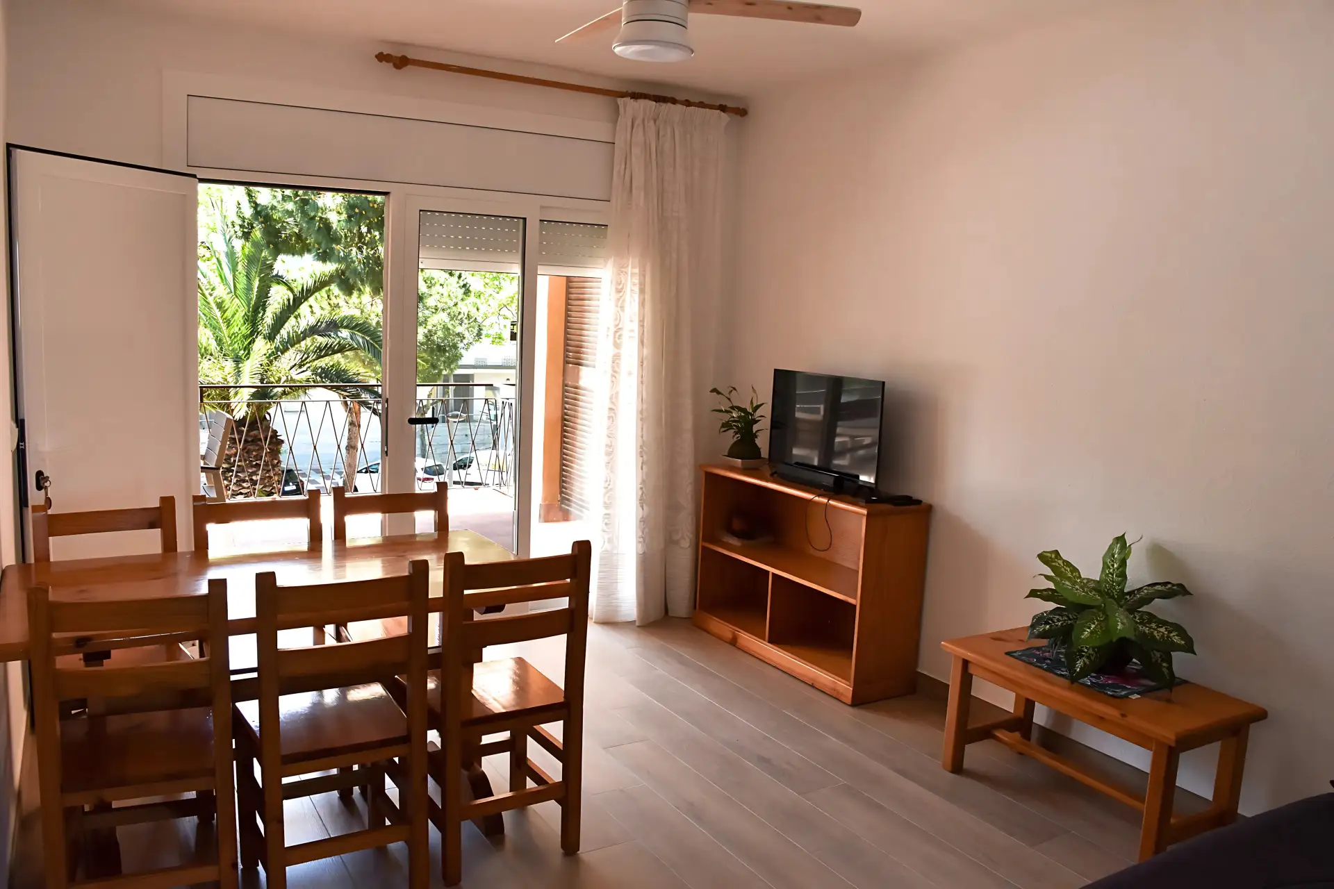 Apartamentos Les Palmeres Platja d'Aro-2 HABITACIONES "JARDÍN"