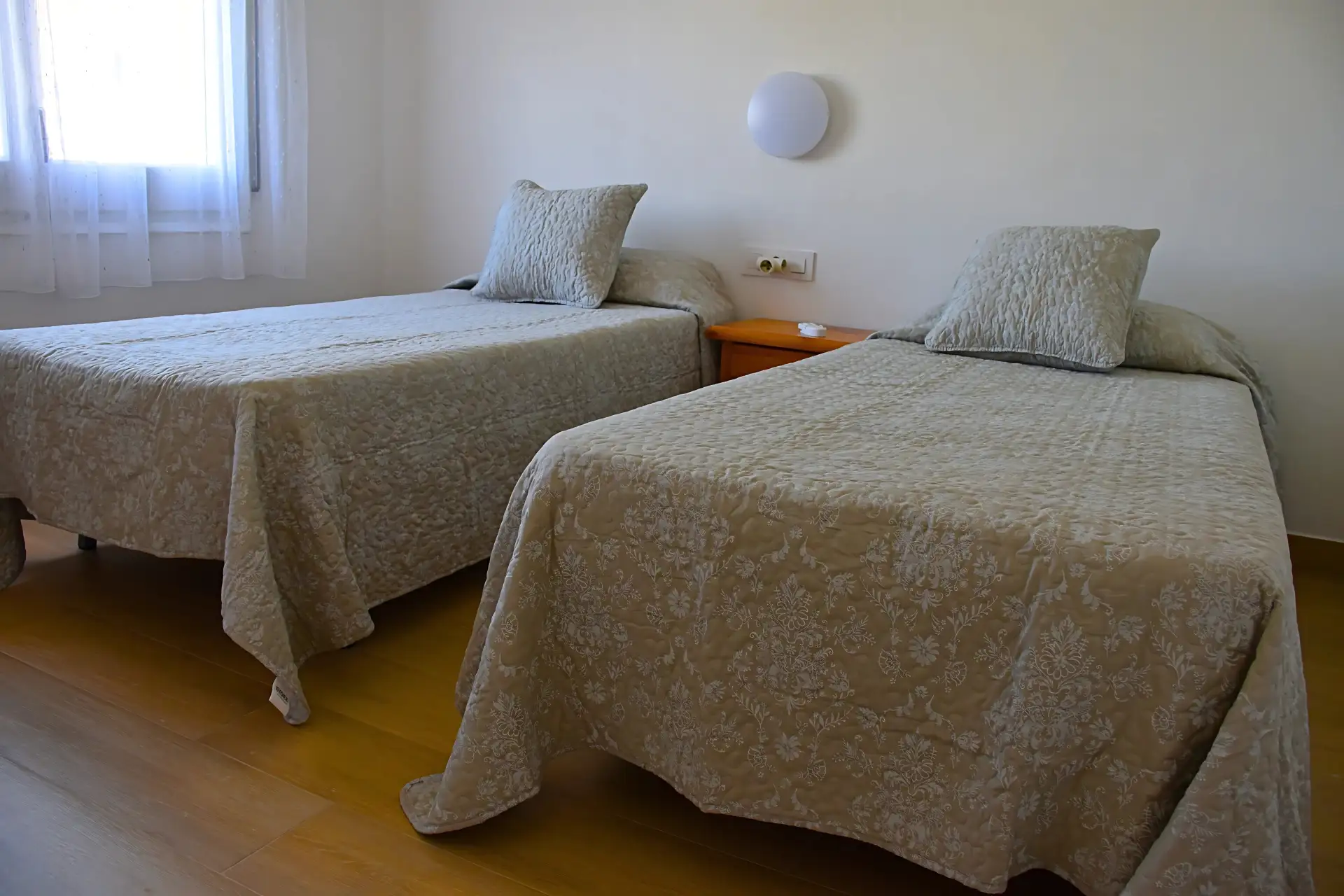 3-Apartamentos Les Palmeres Platja d'Aro-2 HABITACIONES "JARDÍN"